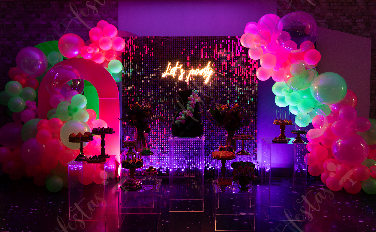 Decoração de Festa do Tema Neon em Curitiba